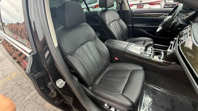 Used 2020 BMW 740i xDrive w/ Cold Weather Package AWD/4WD image 8