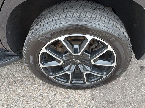 Used 2021 Chevrolet Tahoe RST w/ Rear Media and Nav Package AWD/4WD image 7