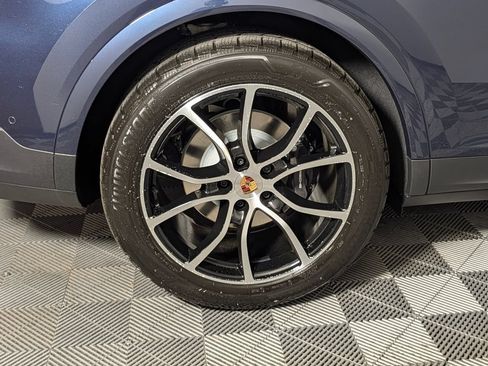 New 2026 Porsche Cayenne AWD/4WD image 13
