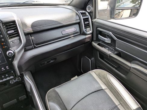 Used 2023 RAM 2500 Laramie AWD/4WD image 16