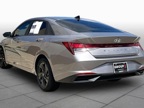 Used 2023 Hyundai Elantra SEL FWD image 11