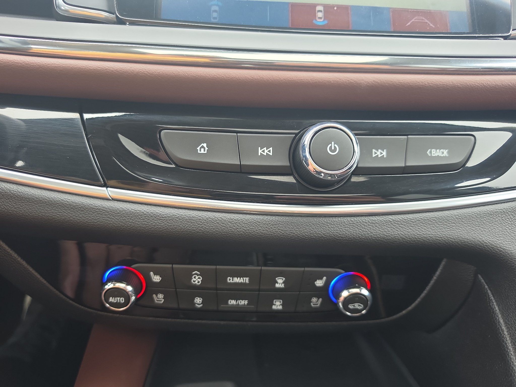 Used 2018 Buick Enclave Avenir AWD/4WD image 31