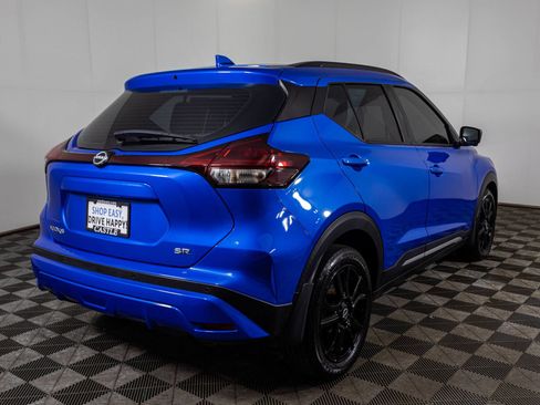 Used 2023 Nissan Kicks SR FWD image 13
