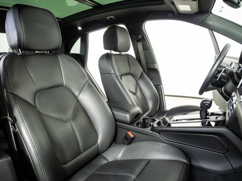 Certified 2024 Porsche Macan S AWD/4WD image 24