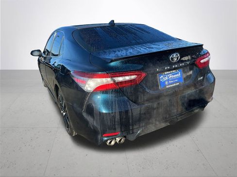 Used 2018 Toyota Camry XSE image 9