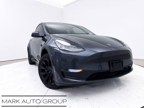 Used 2023 Tesla Model Y Long Range image 1