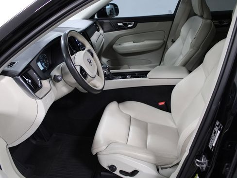Used 2020 Volvo XC60 T5 Inscription FWD image 22