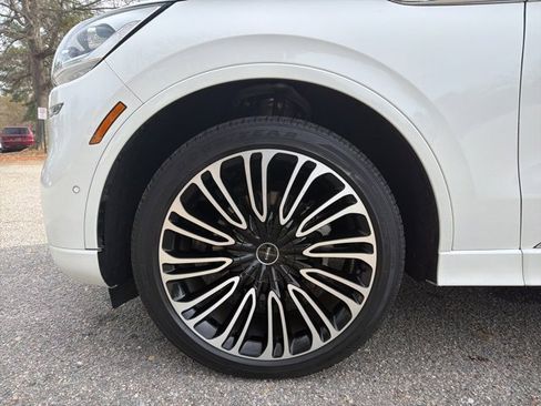 Used 2022 Lincoln Aviator Black Label w/ Dynamic Handling Package image 9