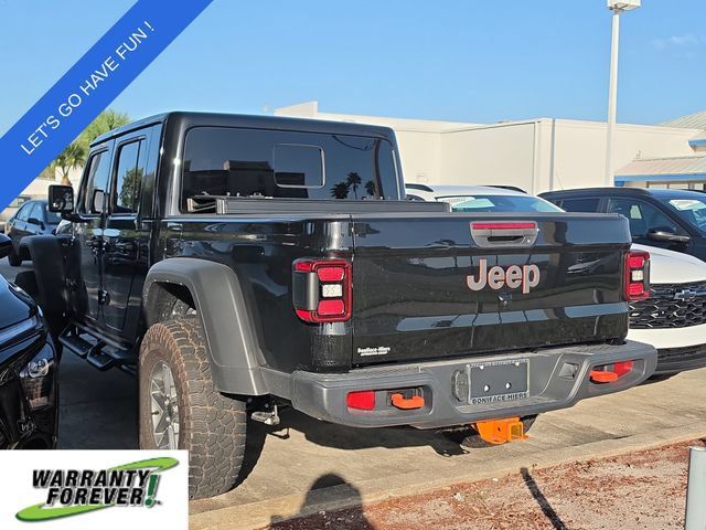 Used 2025 Jeep Gladiator Mojave w/ Convenience Group AWD/4WD image 4