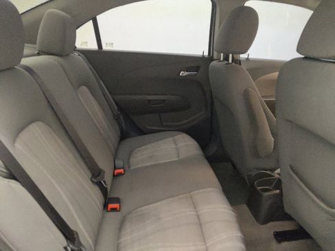 Used 2018 Chevrolet Sonic LT w/ Convenience Package image 19