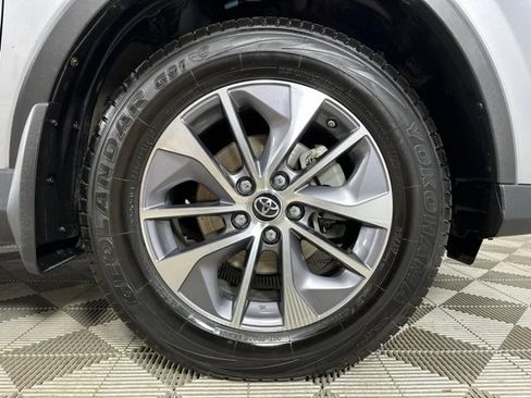 Used 2018 Toyota RAV4 XLE w/ Convenience Package AWD/4WD image 9