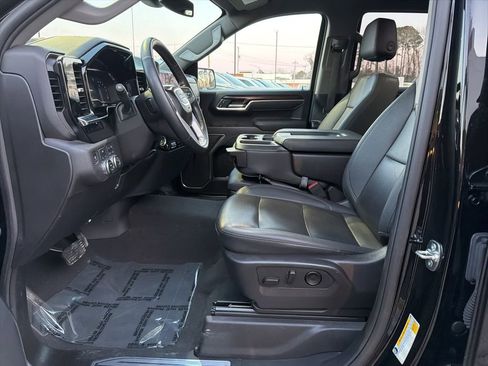 Used 2025 GMC Sierra 1500 SLT AWD/4WD image 16