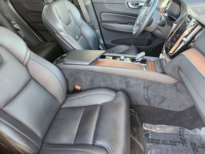 Used 2023 Volvo XC60 B6 Ultimate w/ Climate Package
