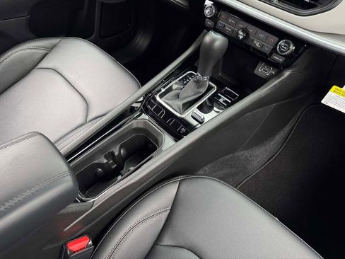 New 2026 Jeep Compass Limited image 18