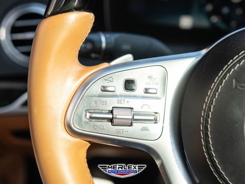 Used 2019 Mercedes-Benz S 560 4MATIC Sedan w/ Premium Package image 25