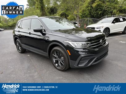 Used 2024 Volkswagen Tiguan SE w/ Panoramic Sunroof Package