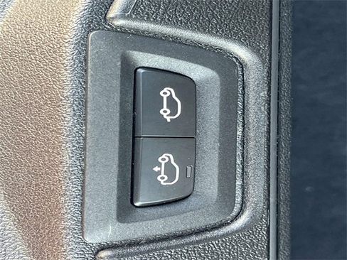 Used 2024 BMW X7 xDrive40i w/ Executive Package image 28