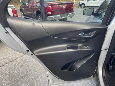 Used 2019 Chevrolet Equinox LT image 25