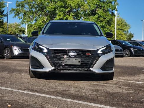 Certified 2025 Nissan Altima 2.5 SR FWD image 2