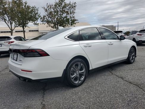 Used 2023 Honda Accord EX-L image 5