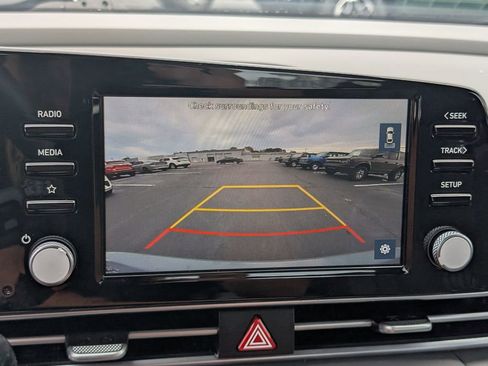 Used 2022 Hyundai Elantra SEL w/ Convenience + Premium Package image 22