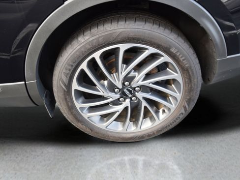 Used 2019 Lincoln Nautilus Reserve image 6