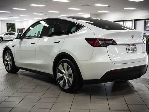 Used 2023 Tesla Model Y Long Range AWD/4WD image 8