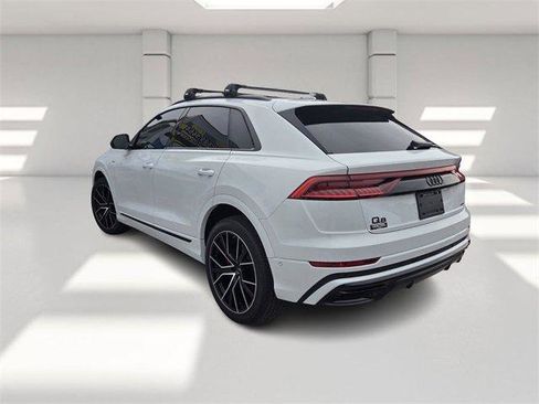 Used 2023 Audi Q8 Premium Plus image 2