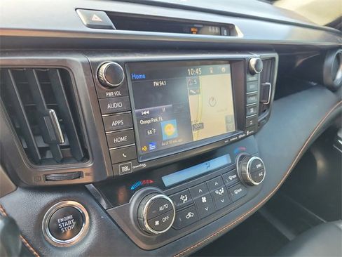 Used 2017 Toyota RAV4 SE image 18