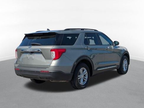 Used 2020 Ford Explorer XLT w/ Comfort Package AWD/4WD image 3