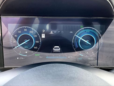 Used 2025 Hyundai Elantra SEL FWD image 26