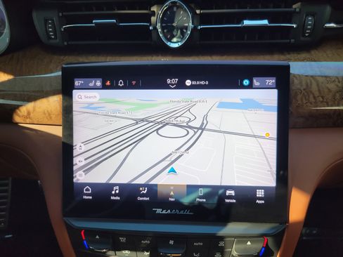 Used 2021 Maserati Quattroporte S GranLusso image 10