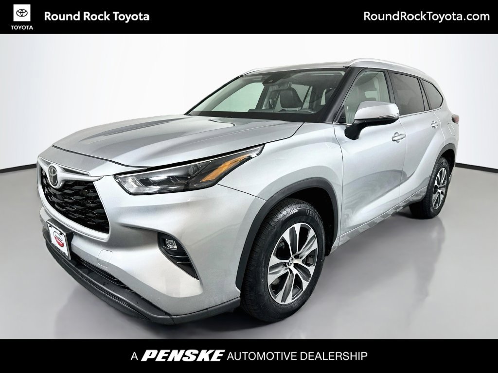 Certified 2025 Toyota Highlander XLE FWD image 1