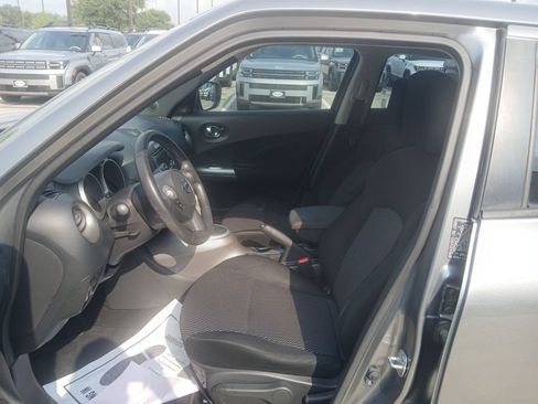 Used 2017 Nissan Juke S FWD image 32