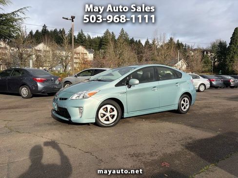 Used 2015 Toyota Prius Two image 1