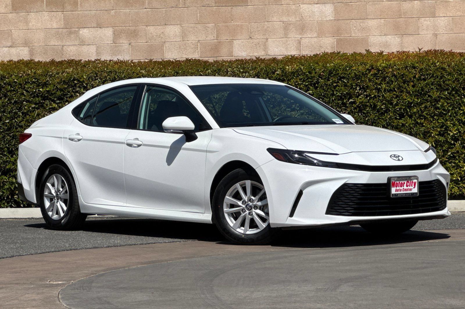 Used 2025 Toyota Camry LE FWD image 2