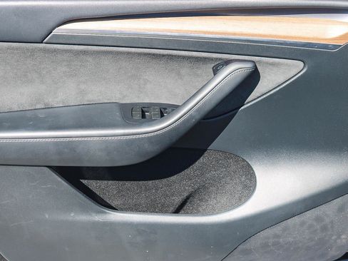 Used 2023 Tesla Model Y Long Range AWD/4WD image 21