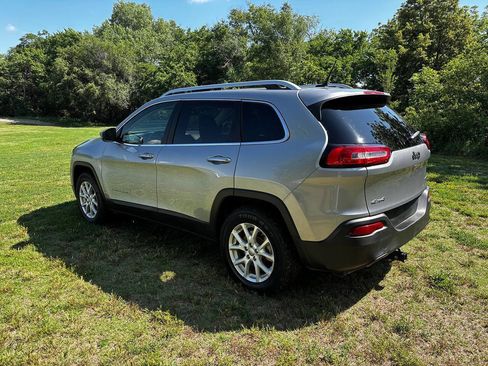 Used 2014 Jeep Cherokee Latitude w/ Comfort/Convenience Group AWD/4WD image 8