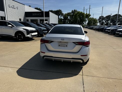 Used 2022 Nissan Sentra S FWD image 17