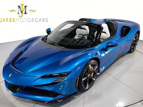 Used 2024 Ferrari SF90 Spider image 26