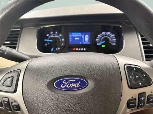Used 2015 Ford Taurus SE FWD image 26