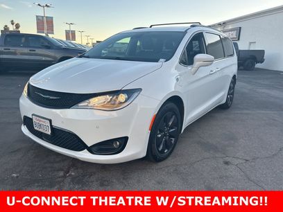 Used 2020 Chrysler Pacifica Limited w/ Advanced Safetytec Group