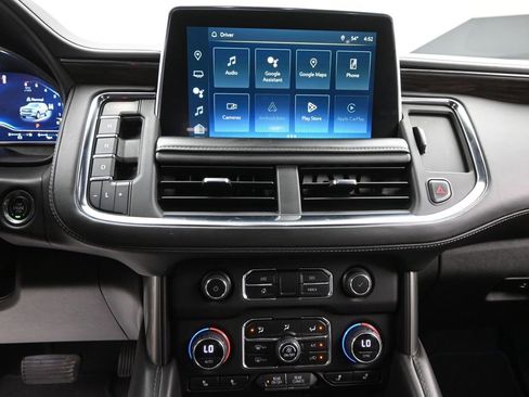 Used 2023 Chevrolet Suburban Z71 w/ Luxury Package image 17