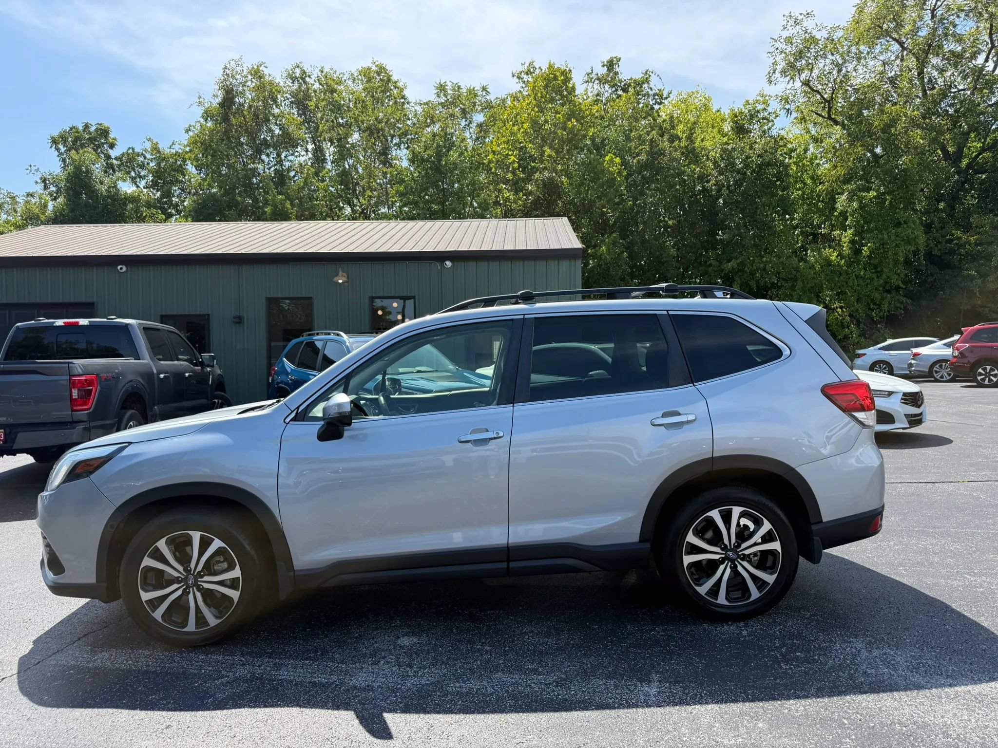 Used 2023 Subaru Forester Limited AWD/4WD image 3