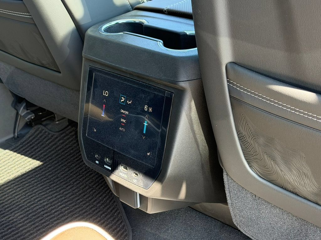 New 2026 GMC Yukon XL Denali Ultimate AWD/4WD image 20