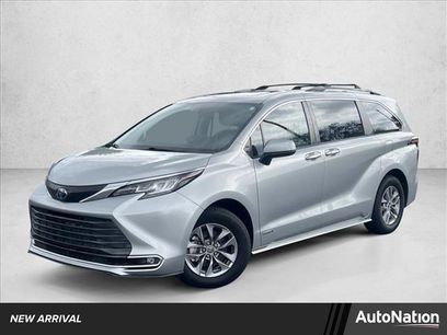 Certified 2021 Toyota Sienna XLE