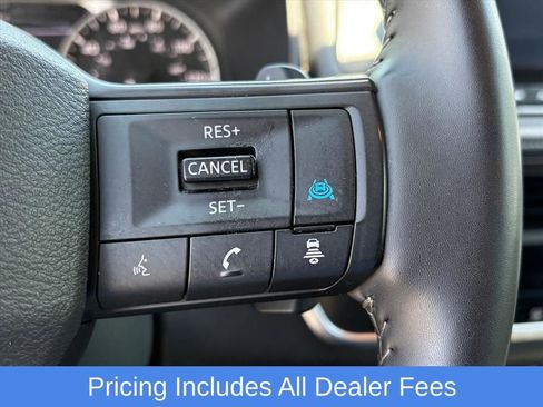 Used 2025 Nissan Rogue SV AWD/4WD image 15