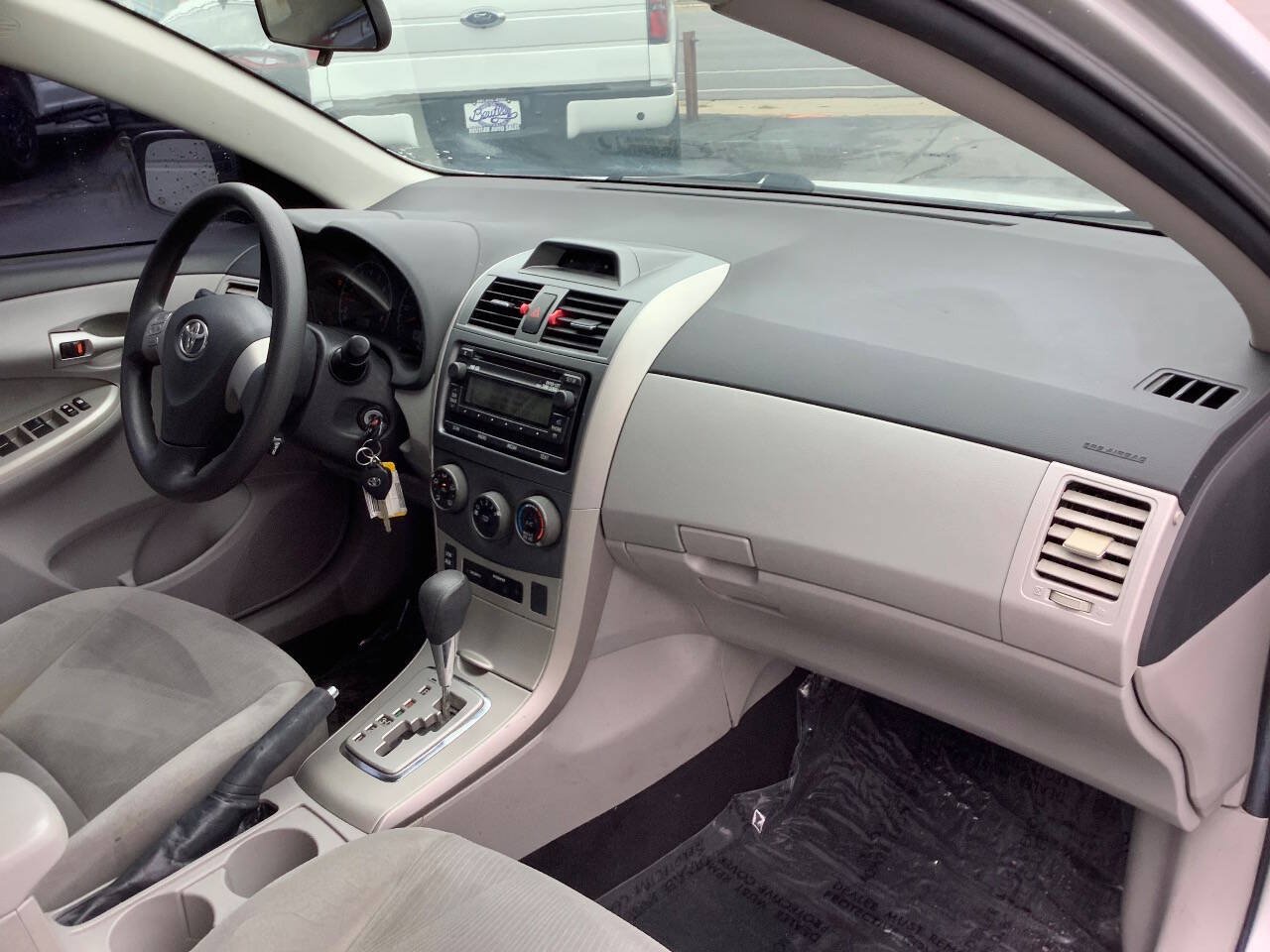 Used 2012 Toyota Corolla LE FWD image 30