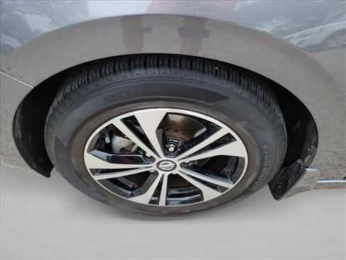 Used 2023 Nissan Sentra SV FWD image 9