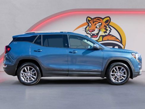 Used 2024 GMC Terrain SLT image 4